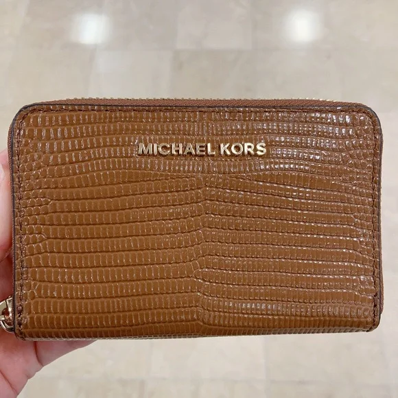 Micheal Kors wallet - Picture 13 of 16